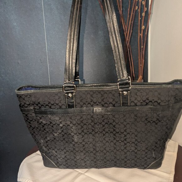 Coach Canvas Large Shoulder Bag Purse - black signature - Picture 4 of 5